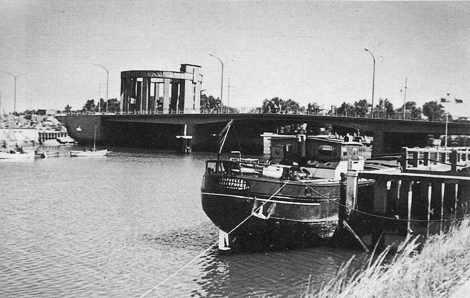 schip op de kuisbank aan de langebrug