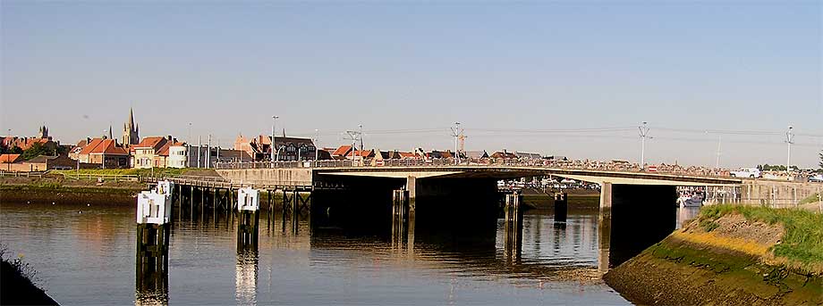 brug gezien van kant albertmonument