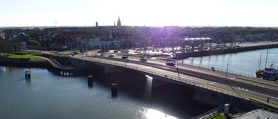 langebrug gezien van op het albertmonument