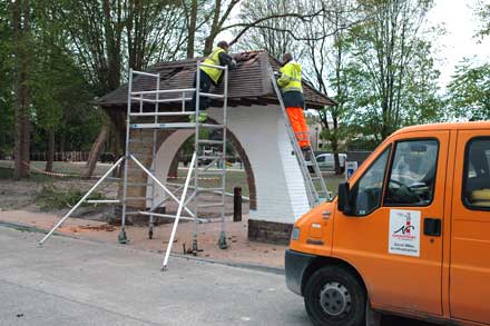 schildere poort aan inkom