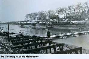 vlotbrug over de ijzer aan de kielrooster