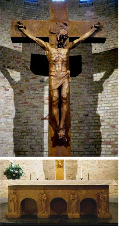 kruisbeeld en altaar